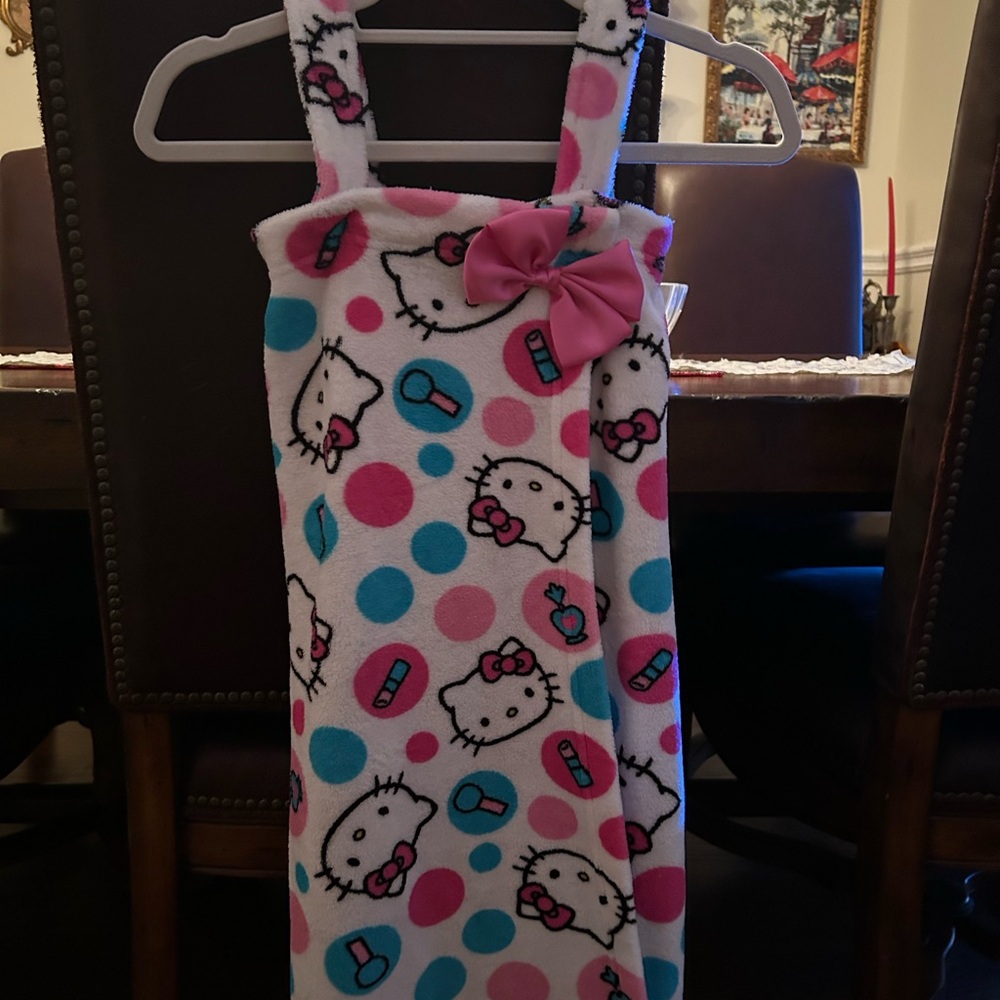 Hello Kitty Polka Dot Girls Fleece Robe with Pink Bow